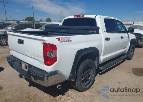 2015 Toyota Tundra Sr5 4.6L V8 z USA, uszkodzony, nr VIN 5TFEM5F10FX084229